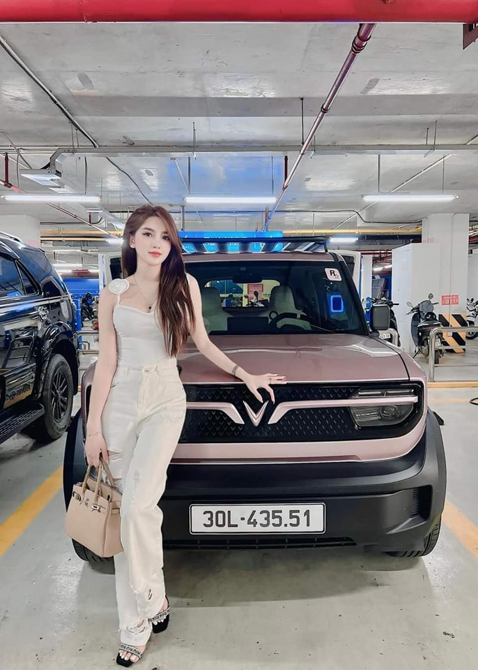 Hình ảnh bàn giao xe tại VinFast Quốc Việt Cần Thơ